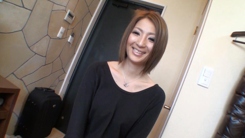 とにかく瞳がいやらしい。