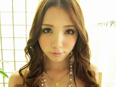 淫靡なアヒル唇　板●友美激似娘 ソロデビュー Part.1