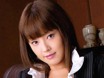 セクシー美女がメガネをかけてエロ誘惑してきたので即ハメ