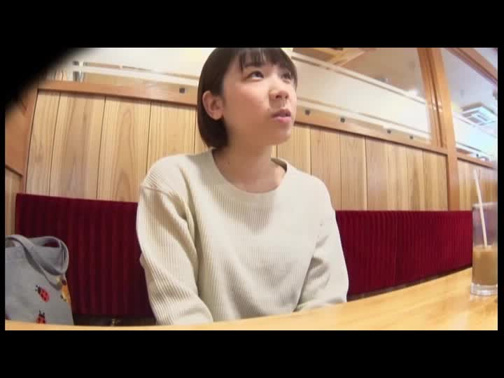 卒業と同時に結婚。男性経験旦那1人と言う人妻寝取ります！