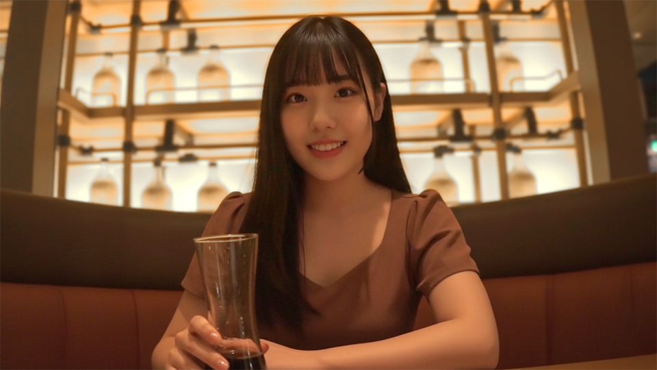 19才・Hカップ。元有名アイドル。脱退直後に撮影したまさかの中出し映像。